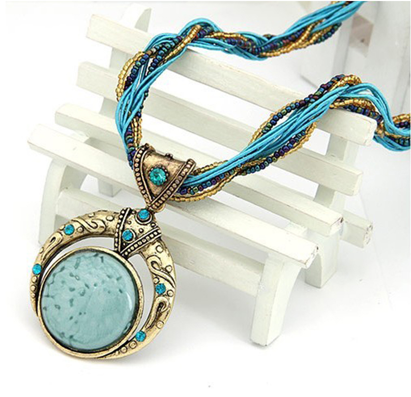 gilt necklace