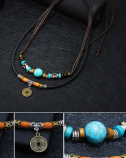 retro necklace details
