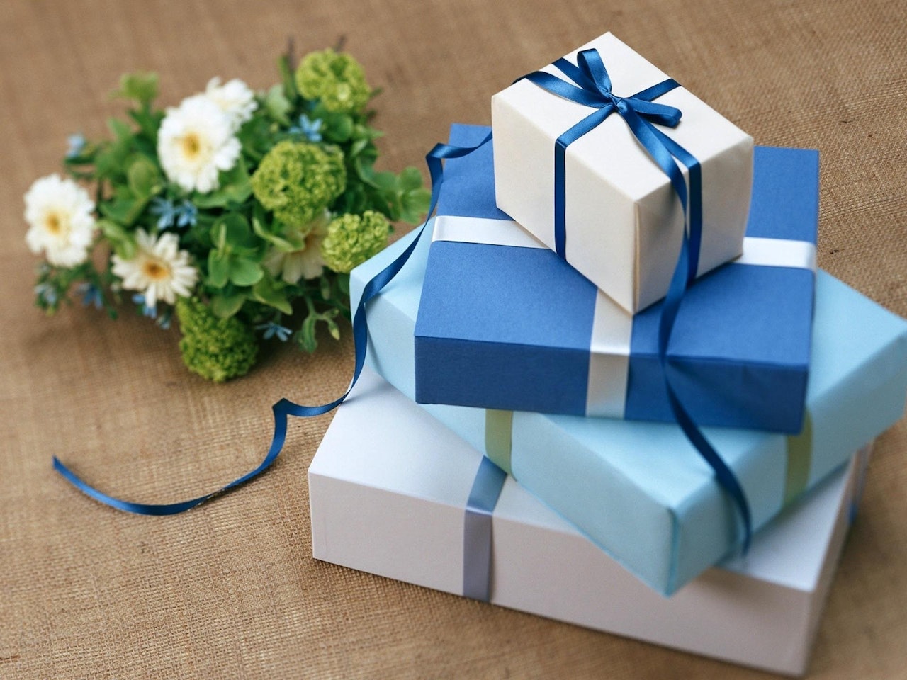 luxury birthday gifts for friends: Surprise Your Best Friend with 6 Luxury  Birthday Gifts For Friends - The Economic Times