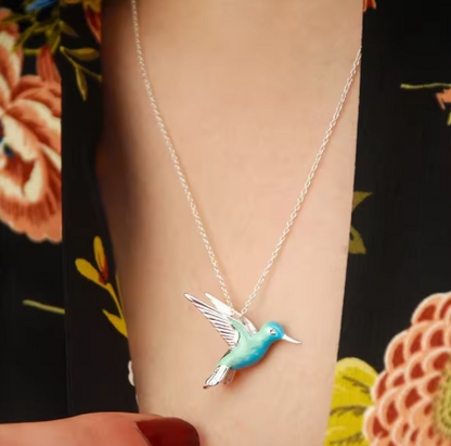 Hummingbird pendant necklace 