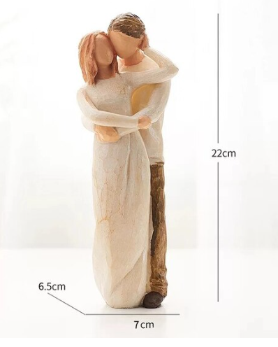 love figurine-measurements
