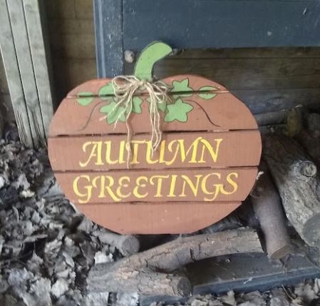 Autumn Greetings Pallet Sign