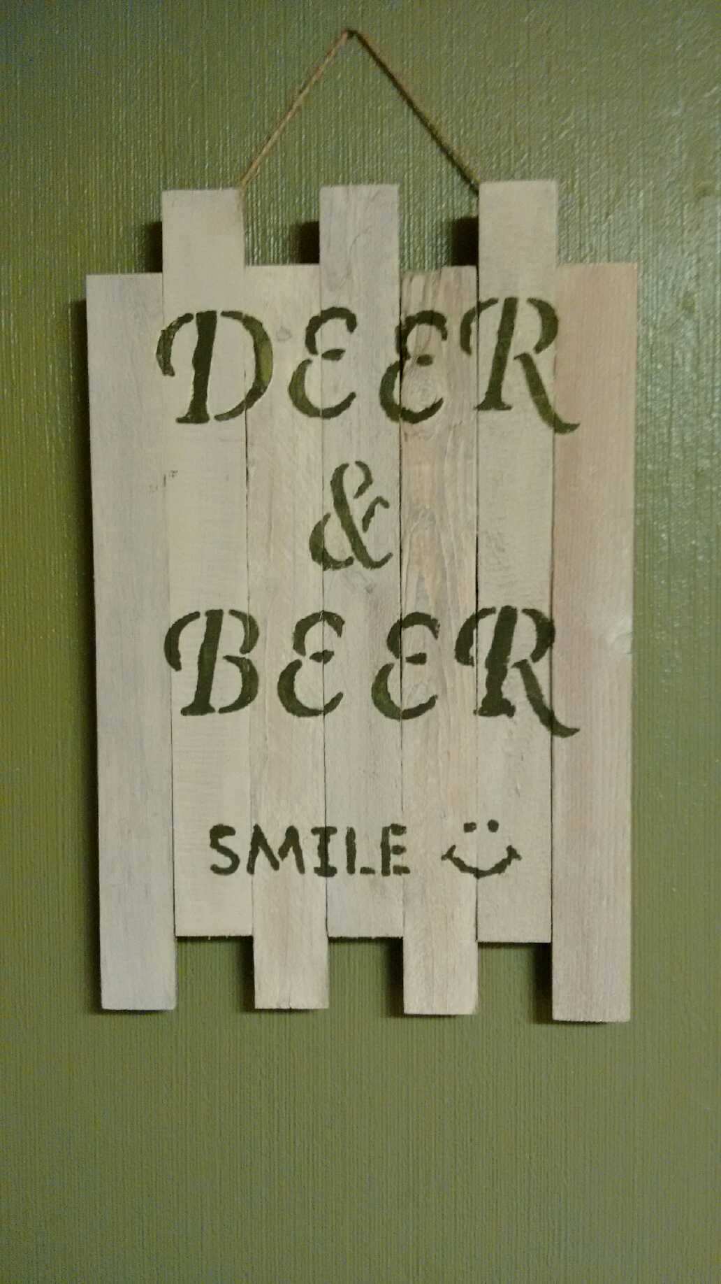 Pallet sign Deer & Beer