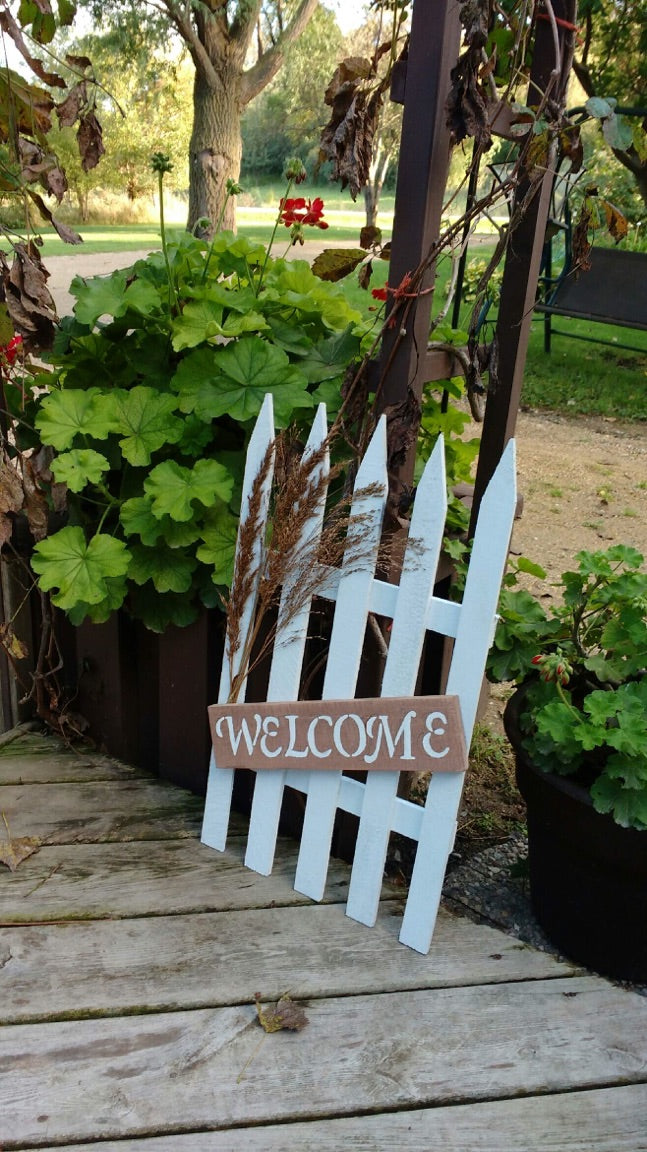 welcome sign outside view