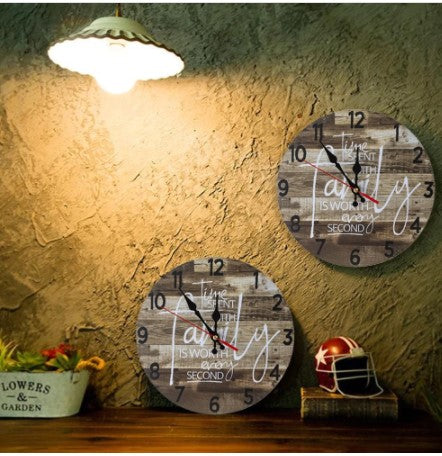 pallet wood family clock