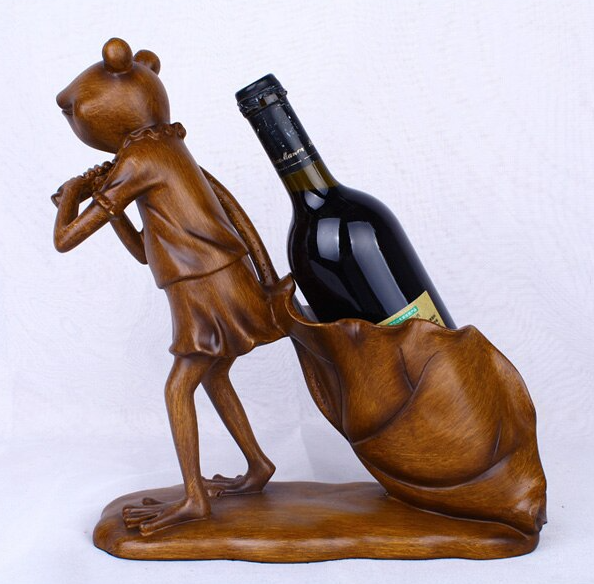 wooden frog wine bottle holder back view with bottle