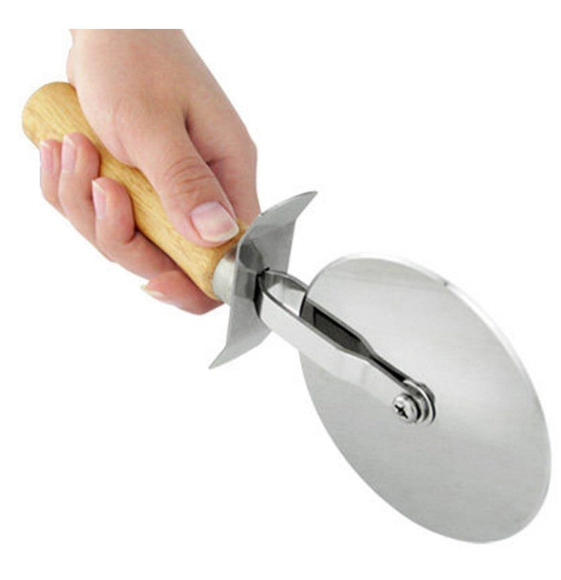 stainless steel blade on pizza cutter