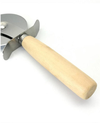wood handle on pizza cutter